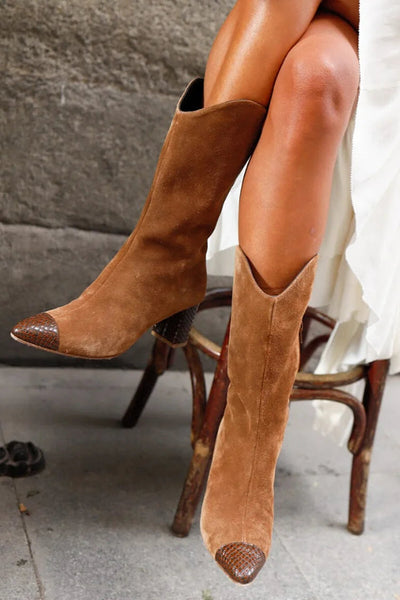 Colette™ | Høje Suede Støvler" can be rewritten as "Colette™ | Suede High Boots.