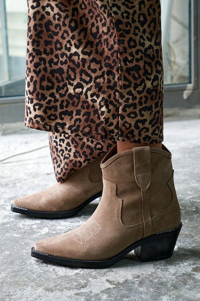 Margot™ | Minimalist Suede Boots