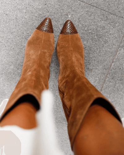 Colette™ | Høje Suede Støvler" can be rewritten as "Colette™ | Suede High Boots.
